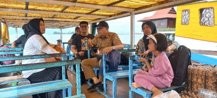 Lurah Barrang Caddi Dengarkan Aspirasi Warga dengan Program Sentuh Hati