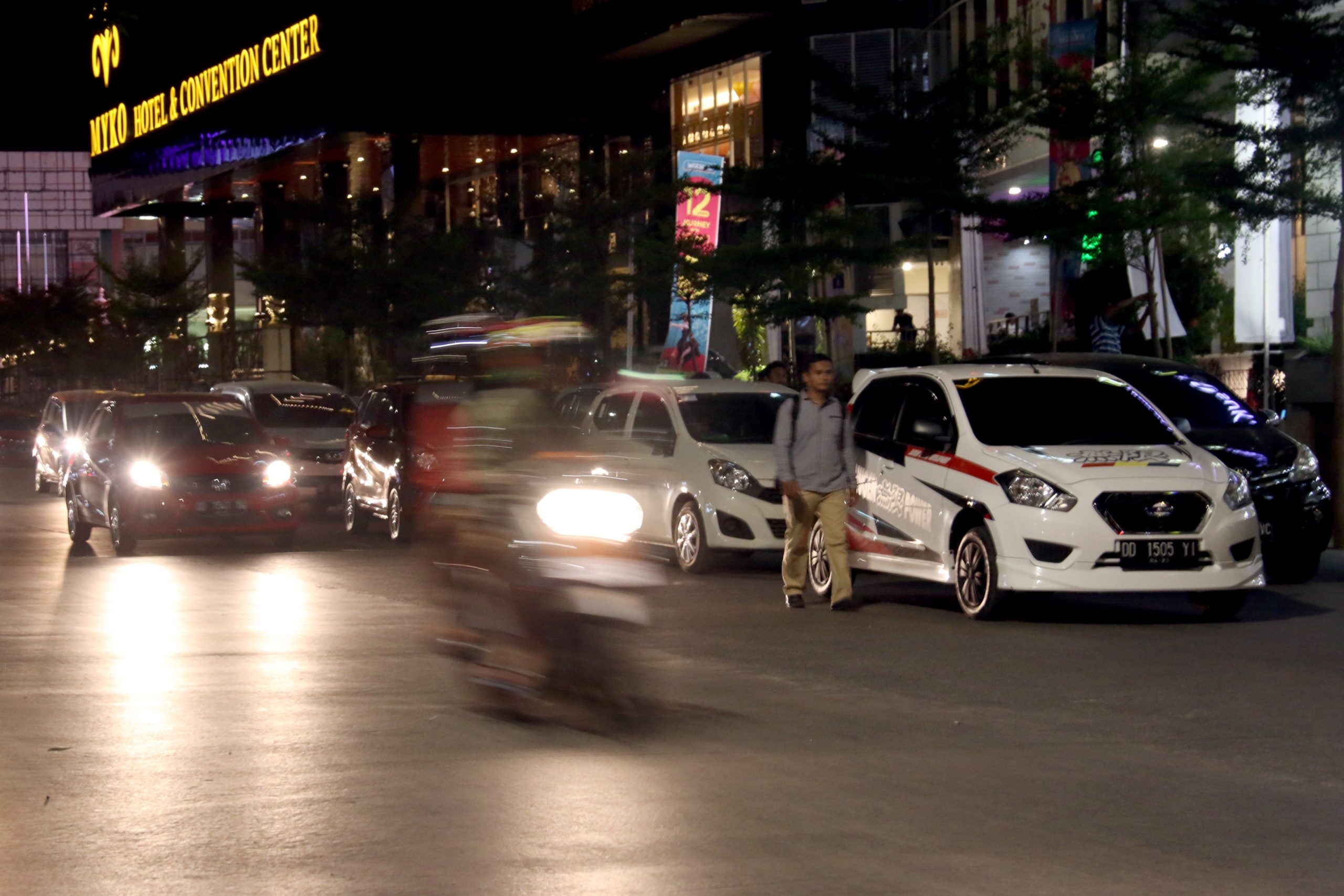 Parkir di Bahu Jalan Bakal Disanksi