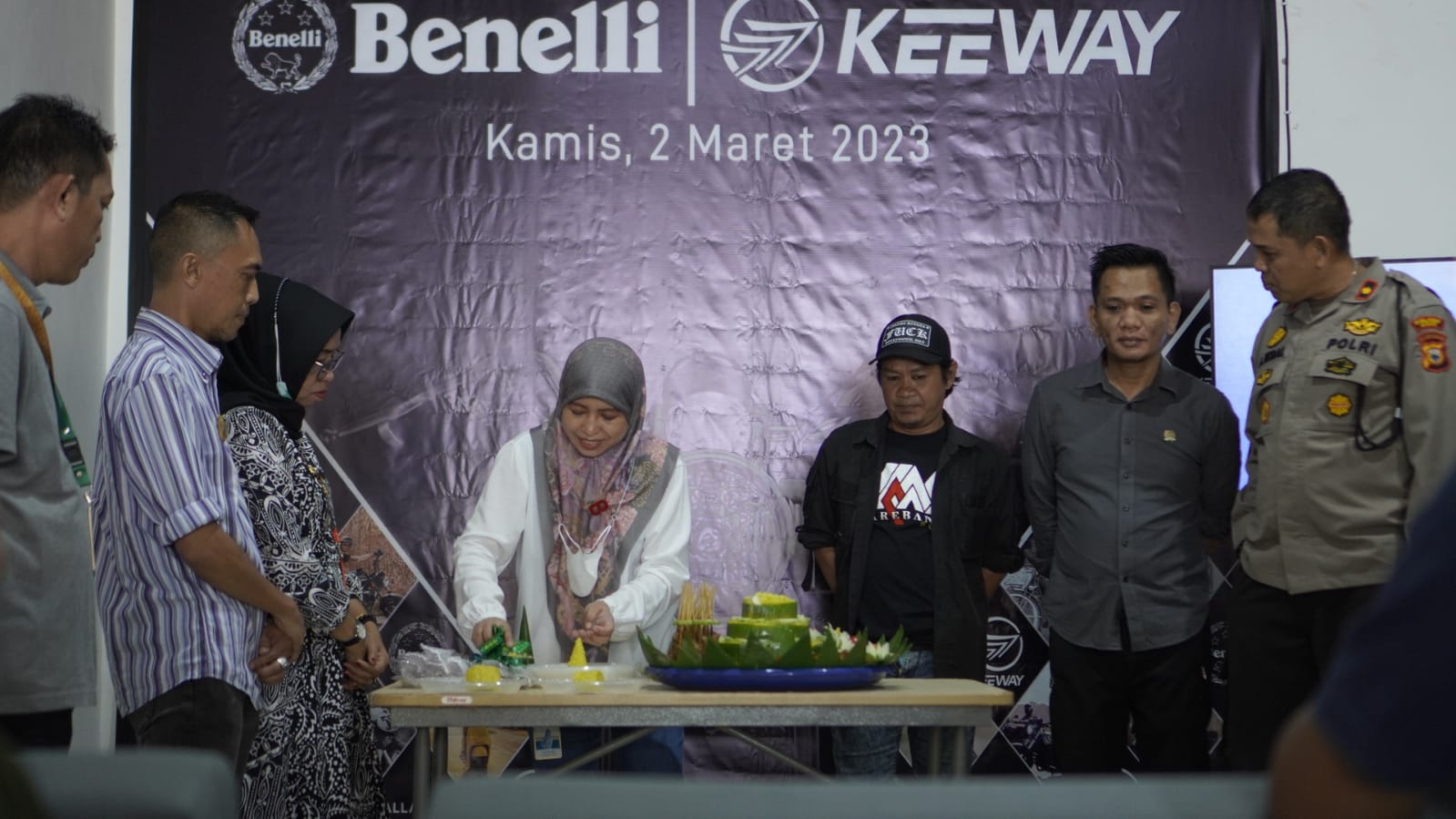 Grand Opening  Sales Point  Benelli di Bone Hadirkan  Motor Modern .