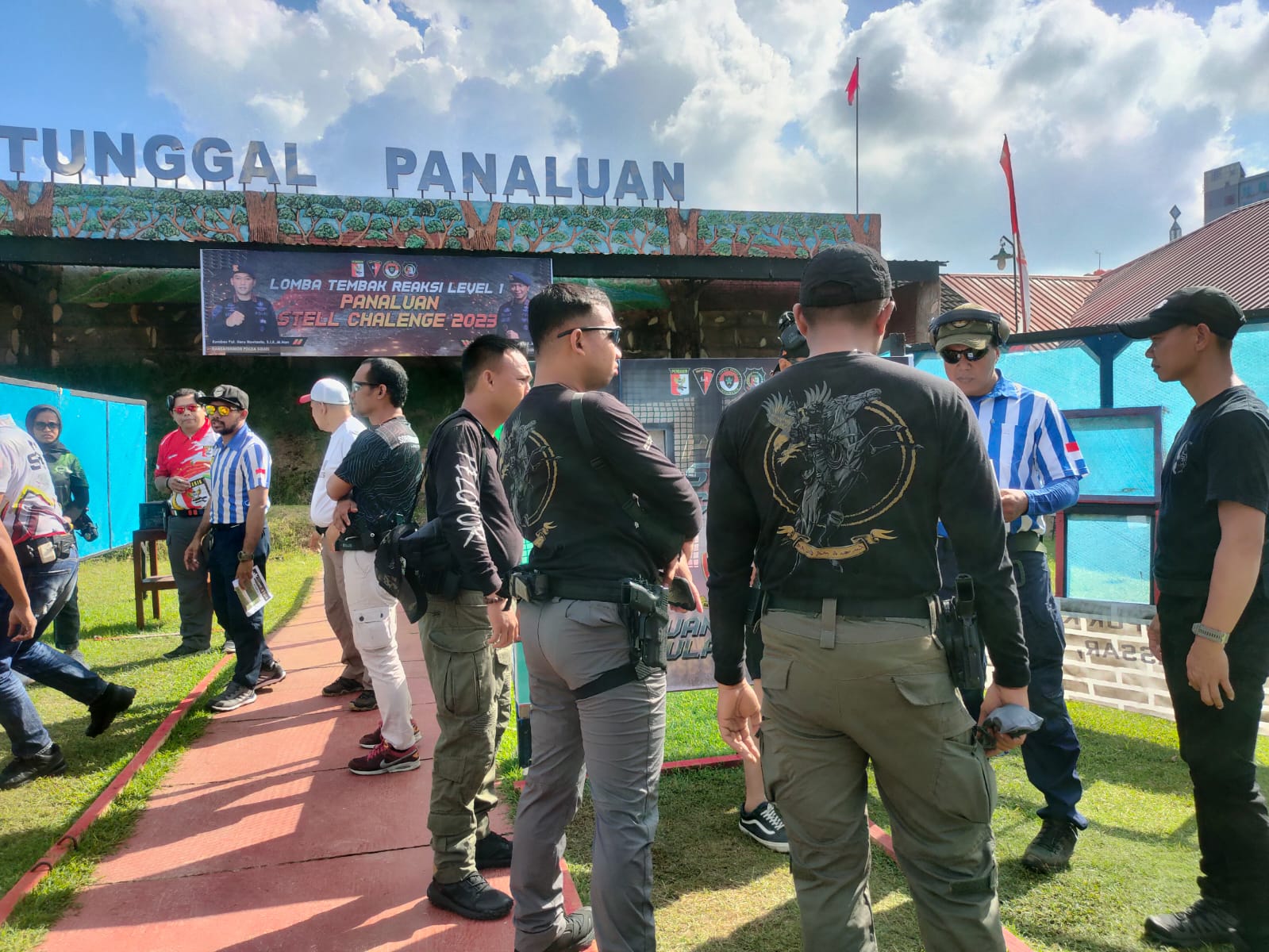 3 Personel Brimob Bone Bertanding di Ajang Tembak Reaksi Tunggal Panaluan Steel Challenge 2023