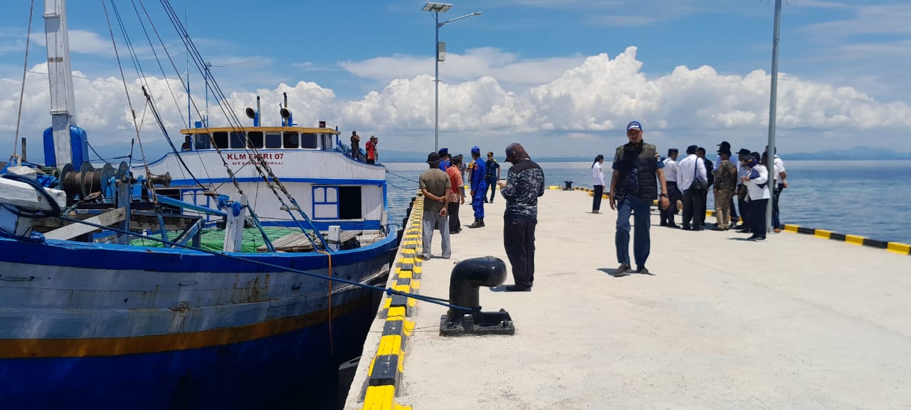 Unit Pelaksana Pelabuhan Sinjai Lakukan Uji Coba Sandar Kapal di Pelabuhan Laut Kambuno