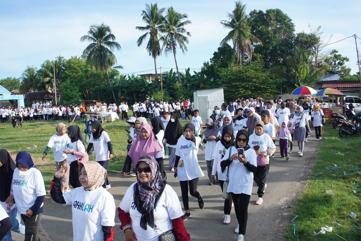 Jalan Sehat Bersama BUMN Meriah di Kabupaten Sinjai