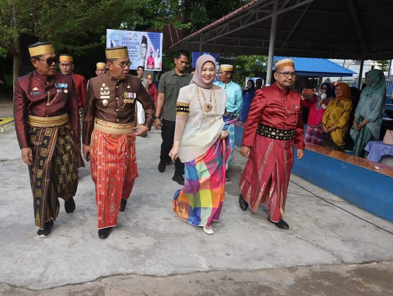 Hadiri Upacara Hardiknas, Wakil Wali Kota Makassar Harap Pendidikan Mencetak Generasi Cerdas