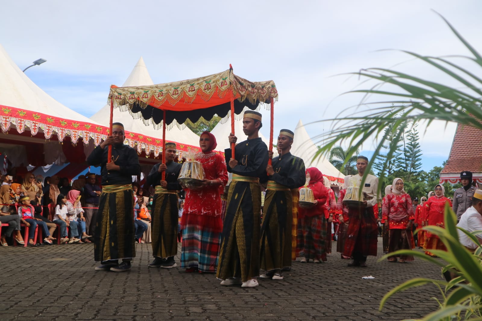 Semarakkan Hari Jadi Bone  ke-693, Pemkab Bone Gelar Karnaval Budaya