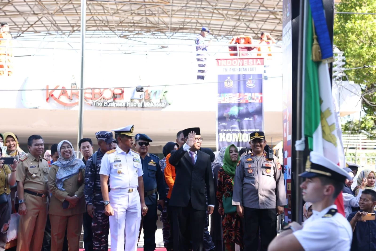 Danny Pomanto-Brigjen TNI Amir Kasman Lepas Peserta City Parade MNEK 2023