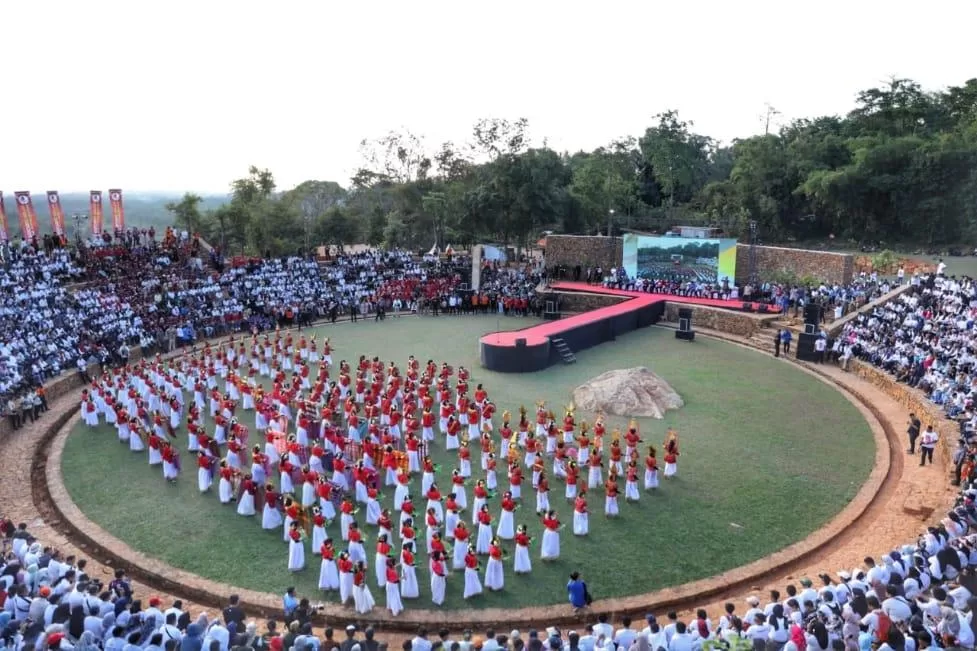 250 Penari Kolosal Warnai Pembukaan YCC Apeksi di Colloseum Tokka Tena Rata