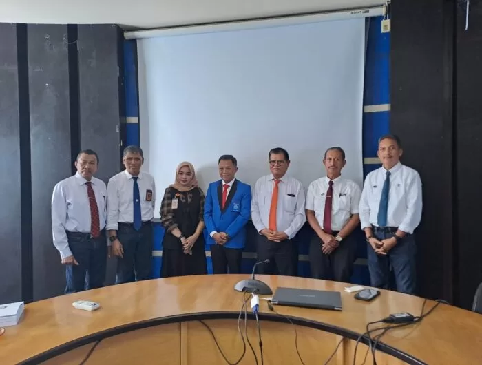 Rektor UNM Puji Desertasi Program Doktor Camat Tallo