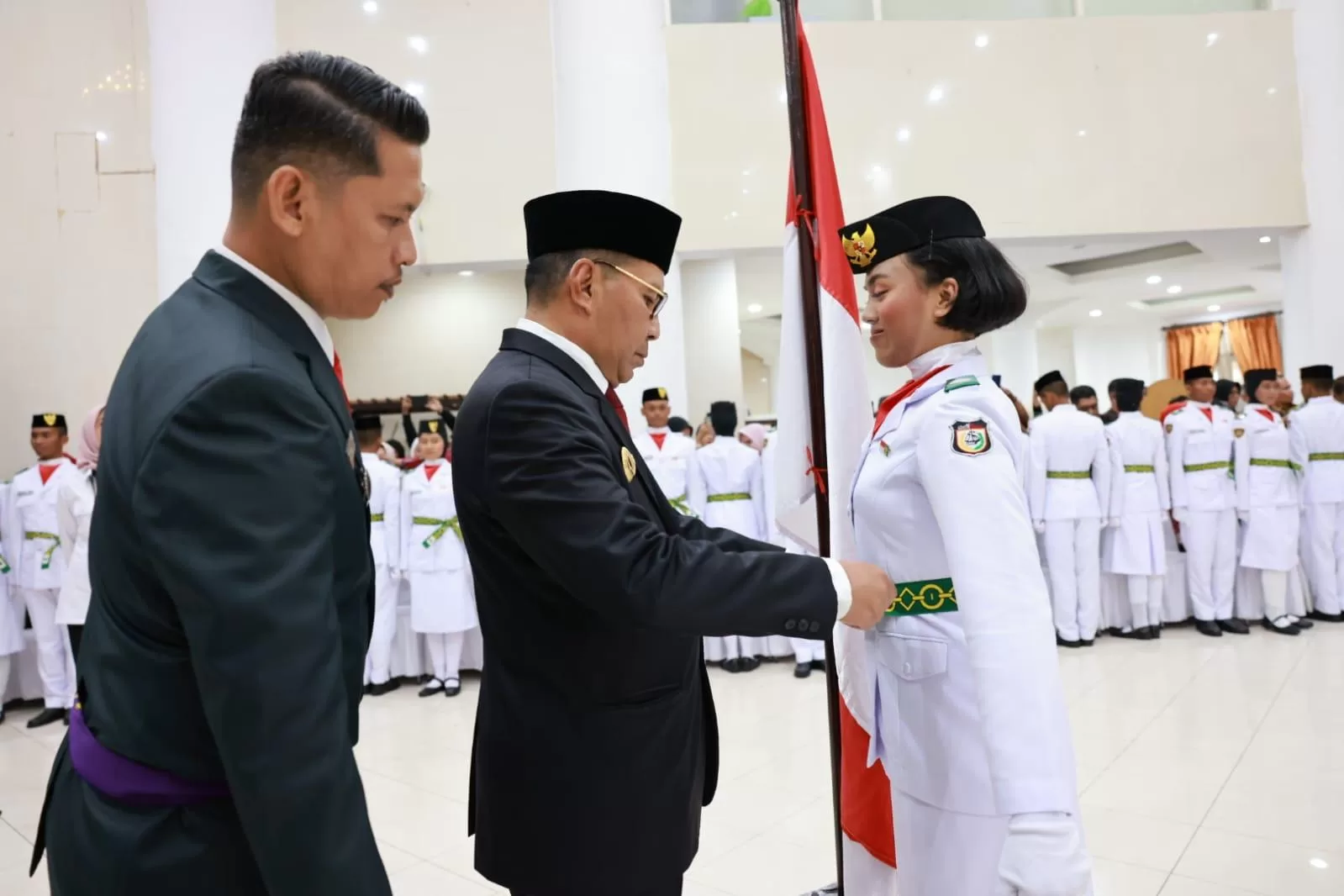 Danny Pomanto Kukuhkan Pasukan Pengibar Bendera Pusaka Kota Makassar 2023