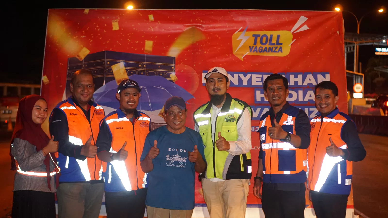 Driver Pesantren Diminta Berhenti di Tol, Tiba-Tiba Dapat Hadiah Emas