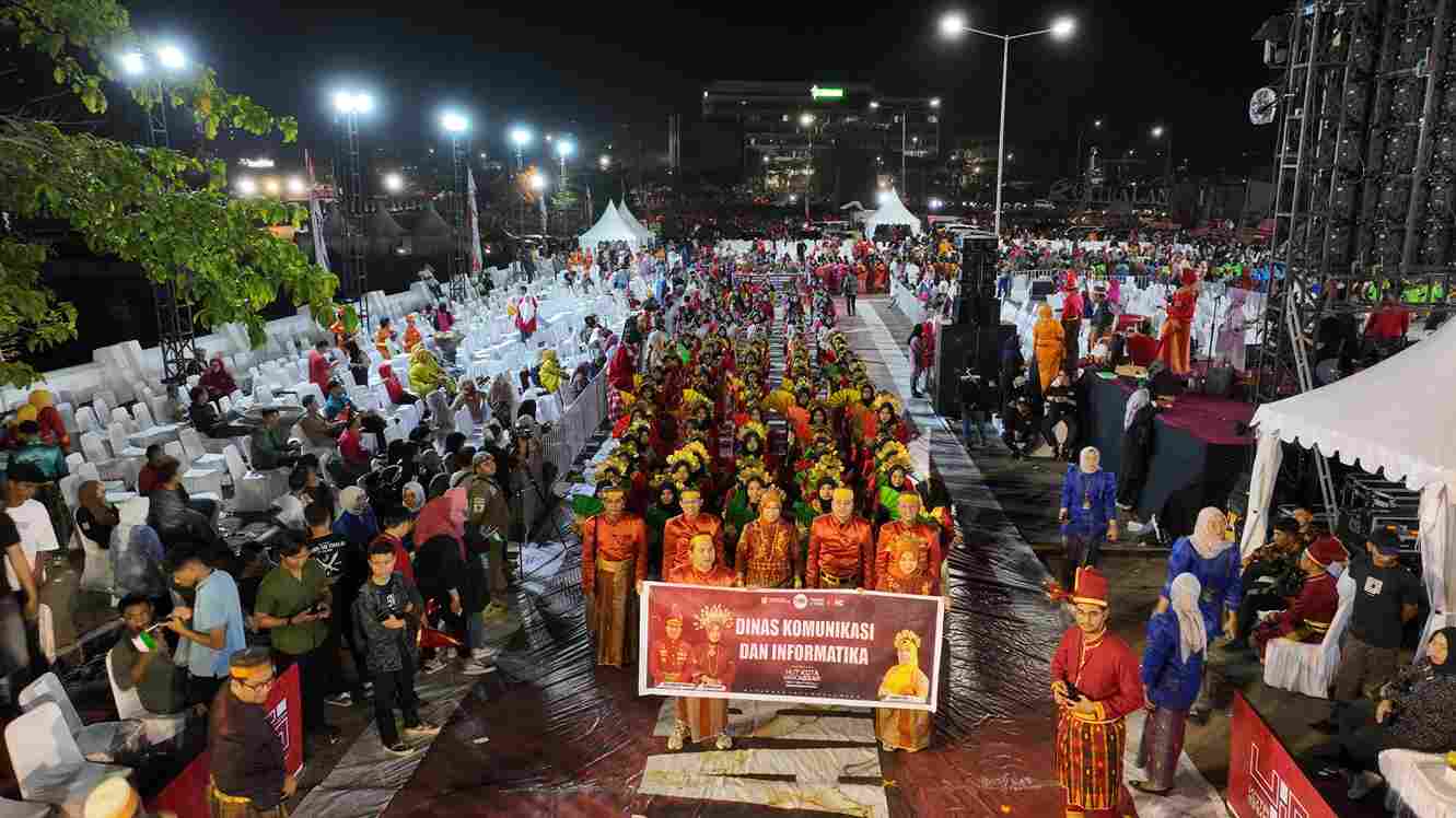 Karnaval Budaya Peringatan HUT Kota Makassar ke-416 Memukau dengan Konsep Internasional