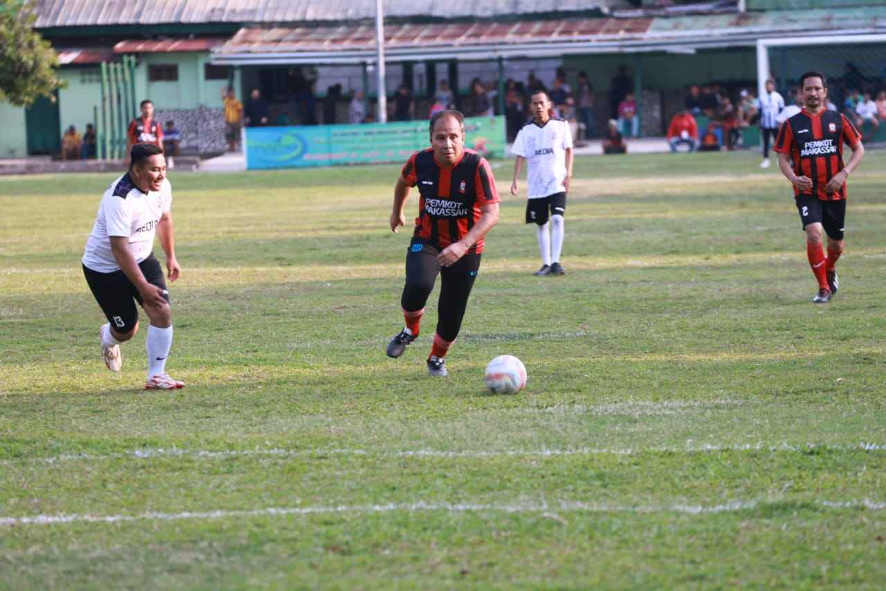 Dua Gol Danny Pomanto Jadi Penentu Kemenangan Big Match Pemkot Makassar vs Jurnalis