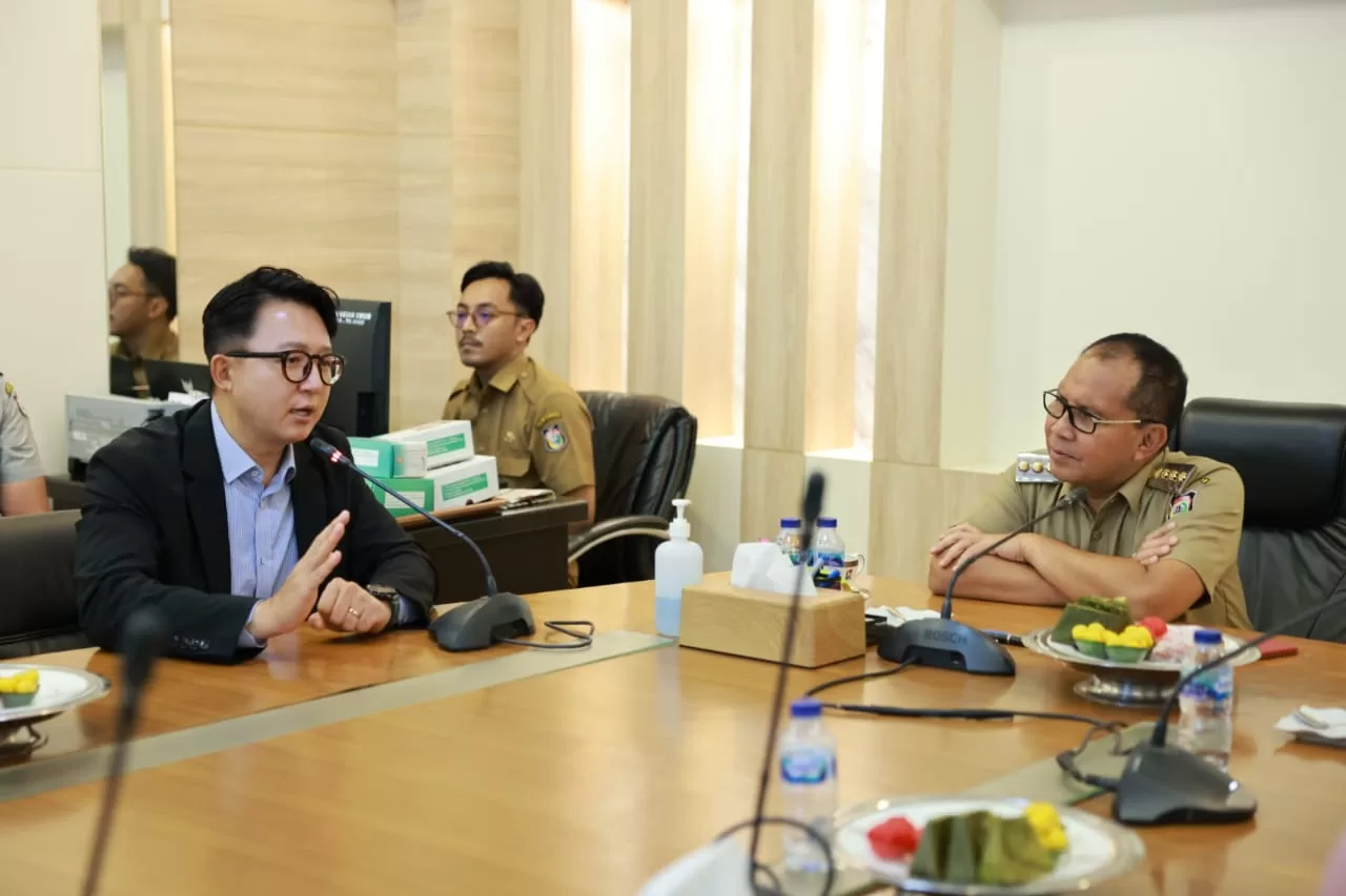 Danny Pomanto Jajaki Kerja Sama Smart Street Lighting Project