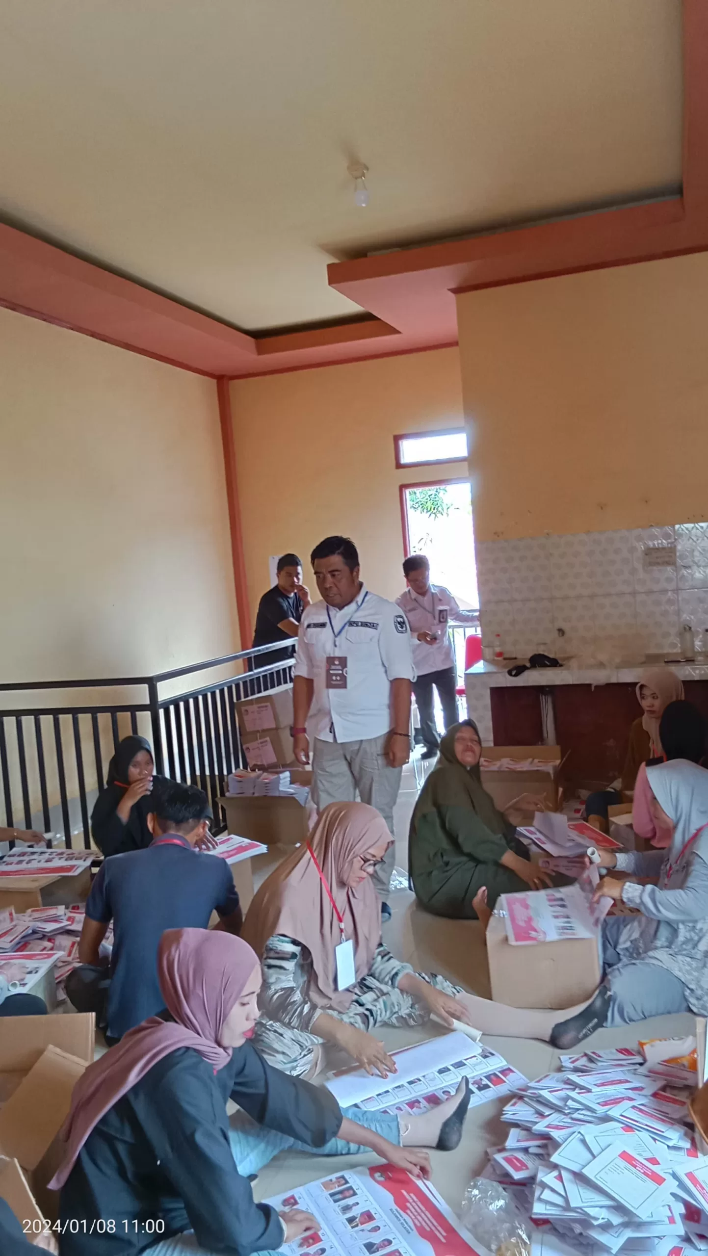 Sortir Surat Suara Ditarget Tujuh Hari Selesai, KPU Sinjai Berdayakan Ratusan Warga.