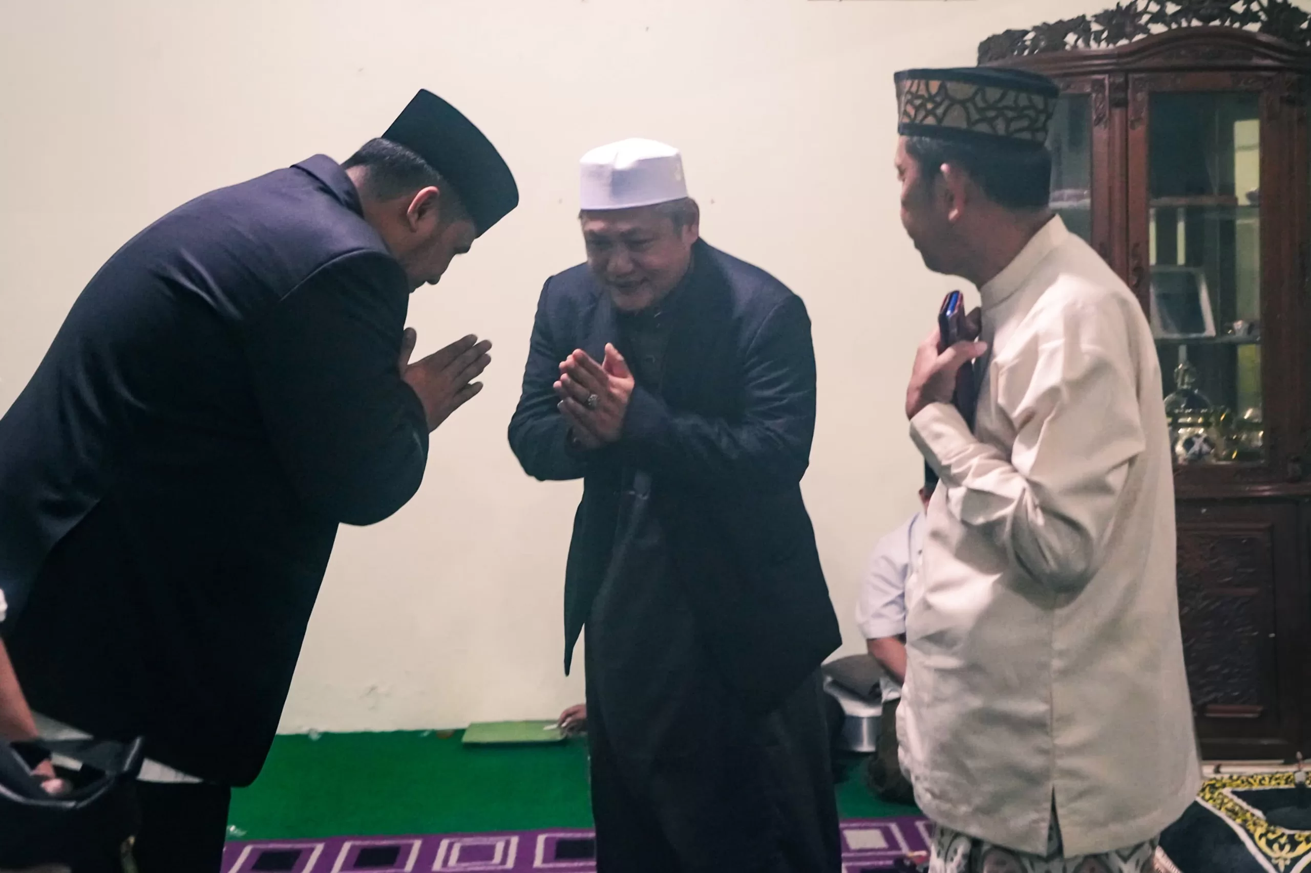 Intip Kedekatan Andi Amar Bersama Jemaah Tarekat Khalwatiyah Maros