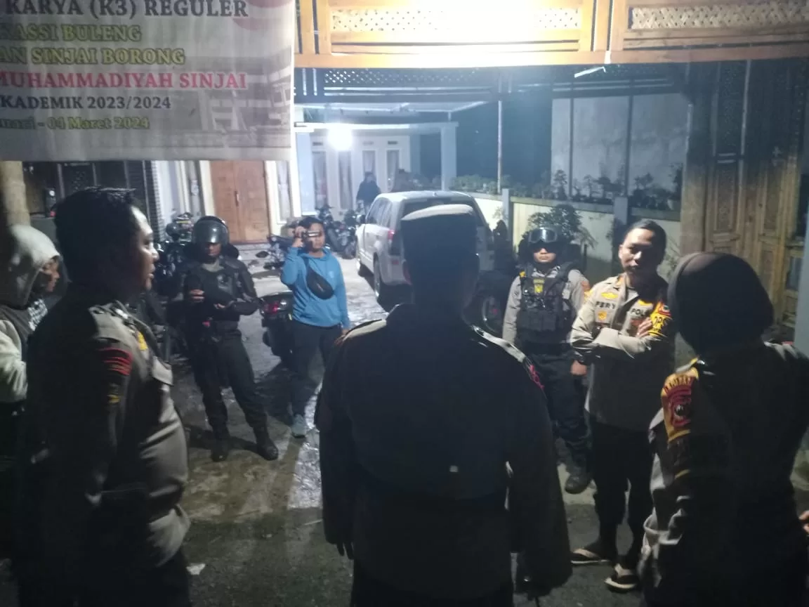 Kapolres Sinjai Pimpin Ratusan Personel Grebek Rumah Pelaku Aktor Intelektual Lapangan Aksi Demo Depan KPU