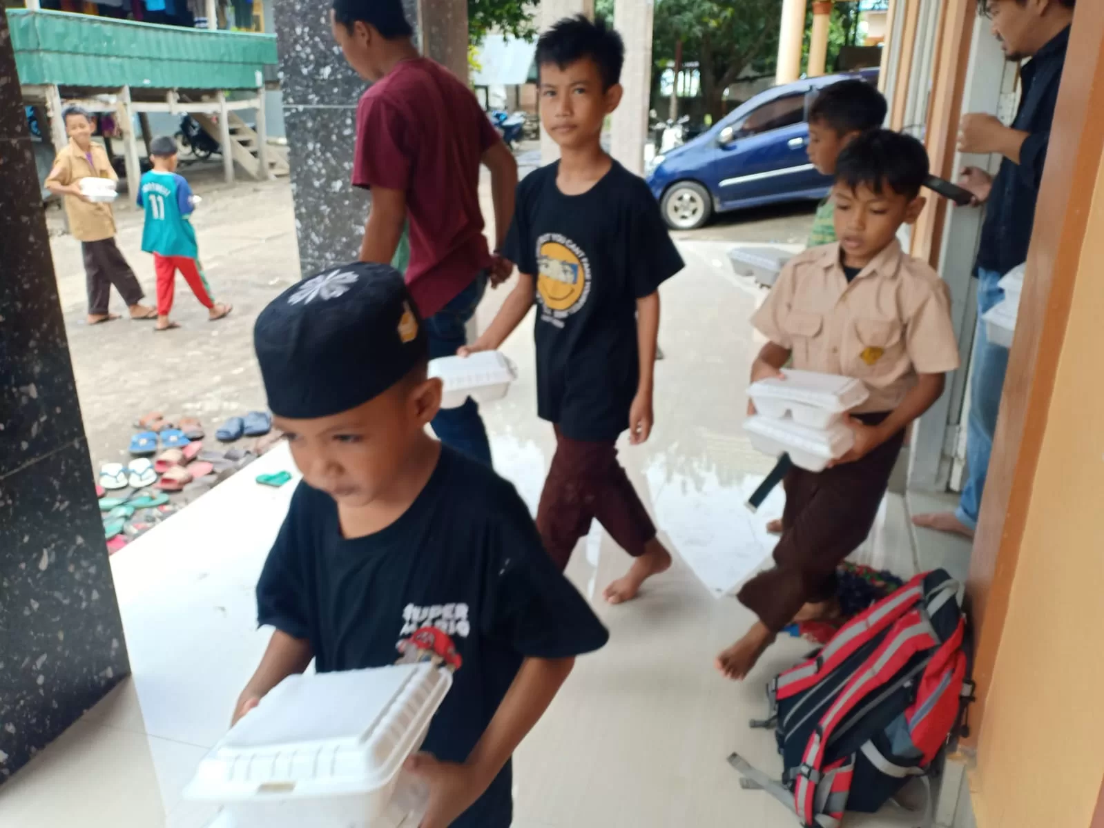 Berbagi Tiap Jumat, Huadi Group Mendapat Apresiasi dari Jemaah Masjid