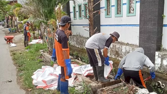 Dinas PU Bagi Lima Rayon Layani Masalah Saluran Drainase di Makassar