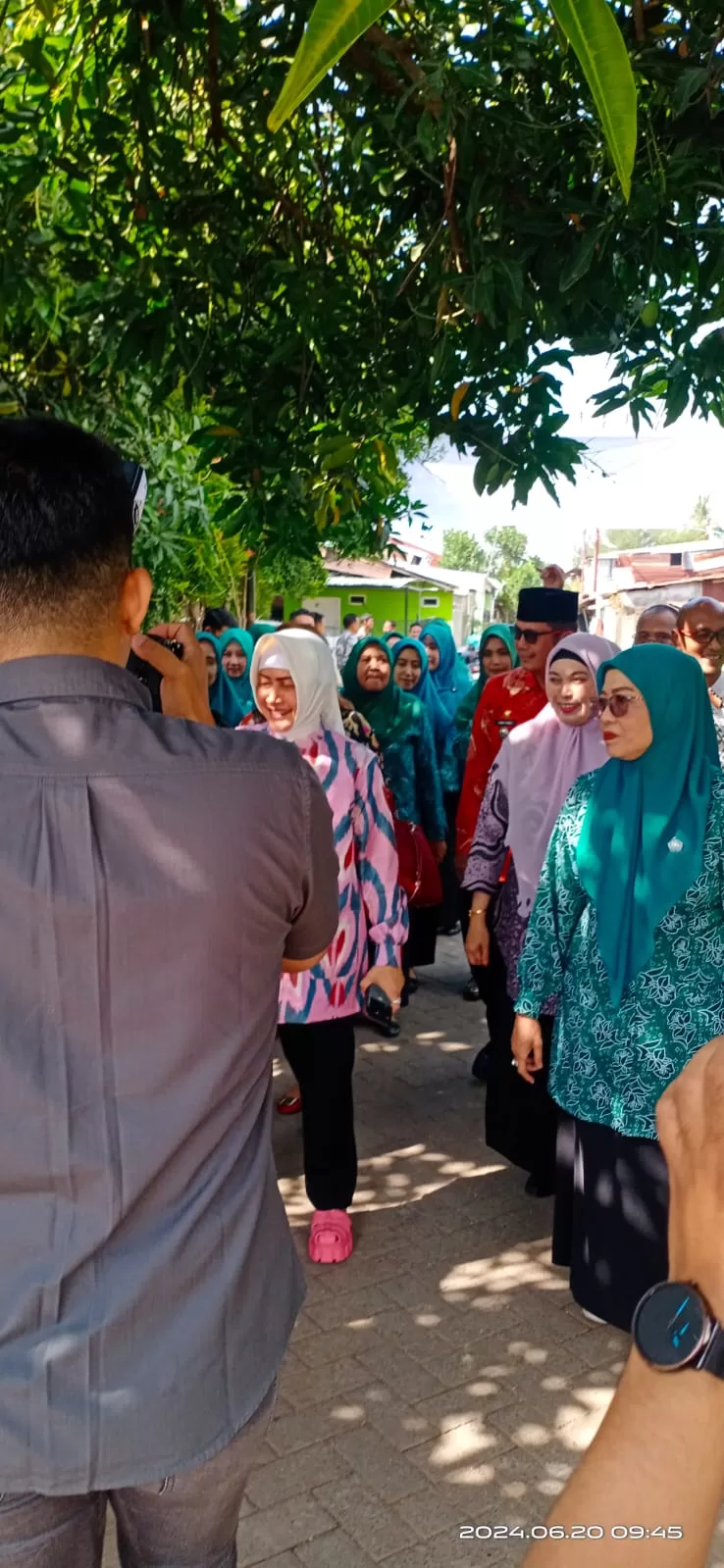 Camat Mariso Dampingi Indira Ismail Kunjungi Posyandu di Kelurahan Panambungan