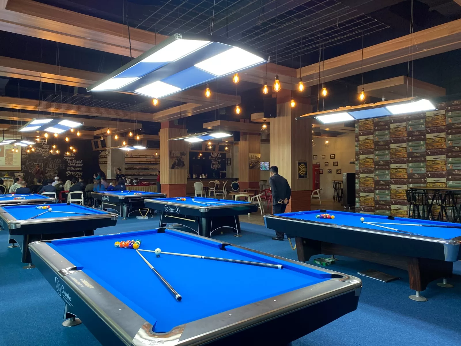 Paket Lengkap, Hotel Dalton Kini Tersedia Urban Billiard &#038; Cafe