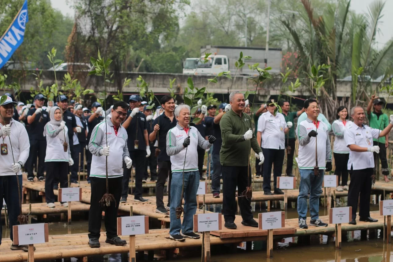 Tekan Emisi Karbon, Yamaha Indonesia Massifkan Penanaman Mangrove