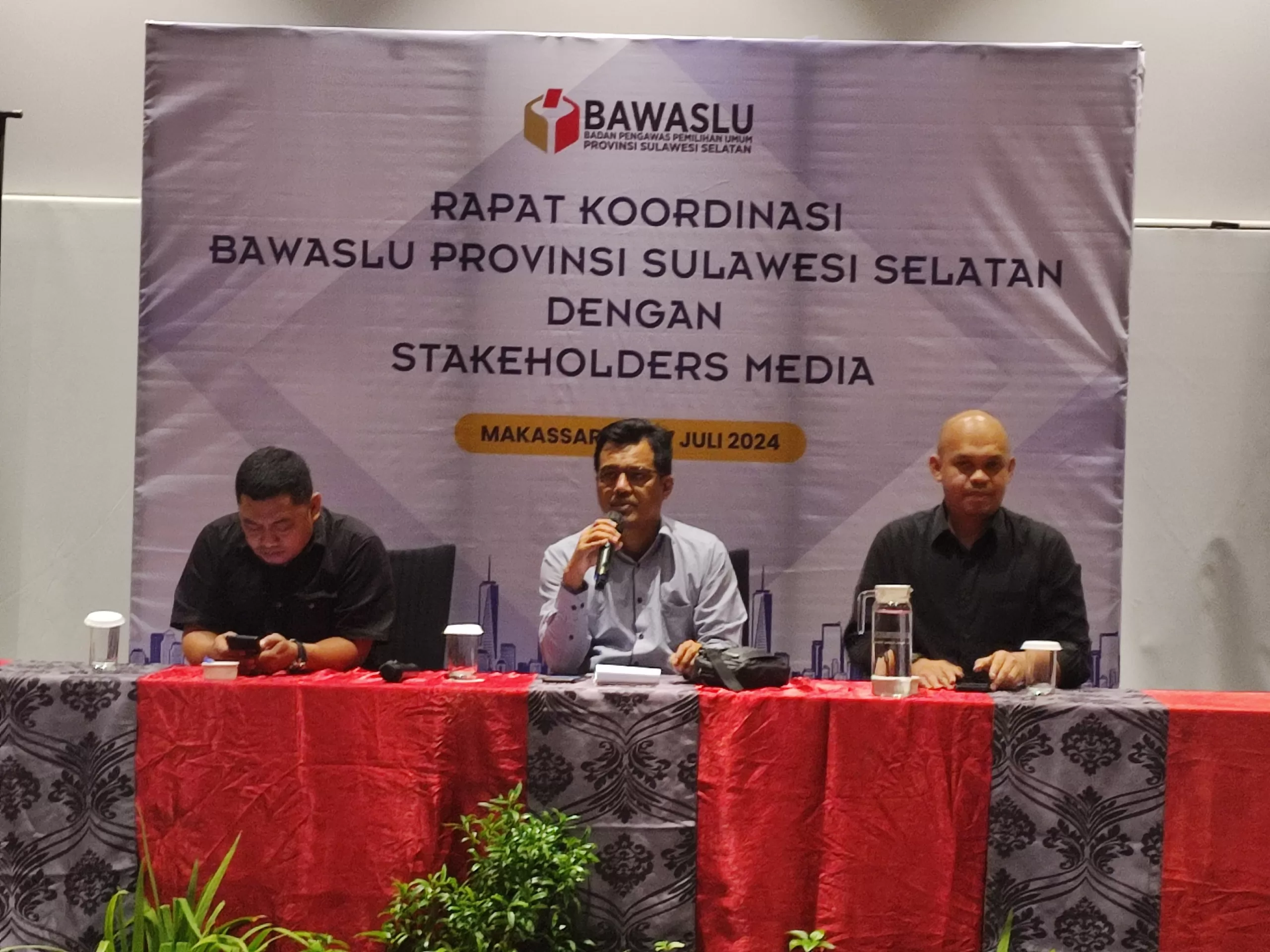 Bawaslu Sulsel Dorong Kolaborasi Media Tangkal Berita Hoaks di Pilkada Serentak