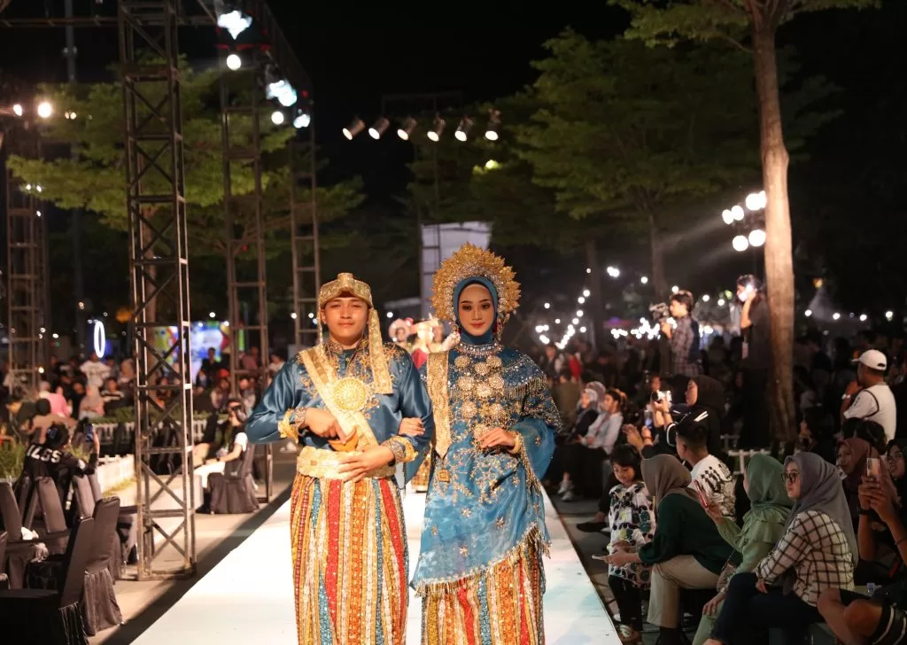 Pamerkan Baju Adat Pengantin Bugis-Makassar di F8