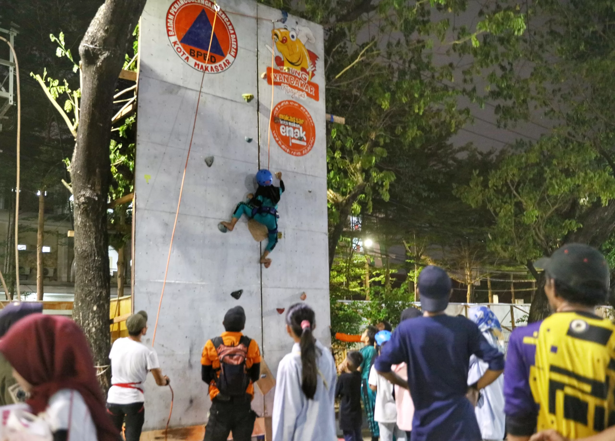 Fasilitas Panjat Tebing BPBD Jadi Daya Tarik Anak-Anak di F8