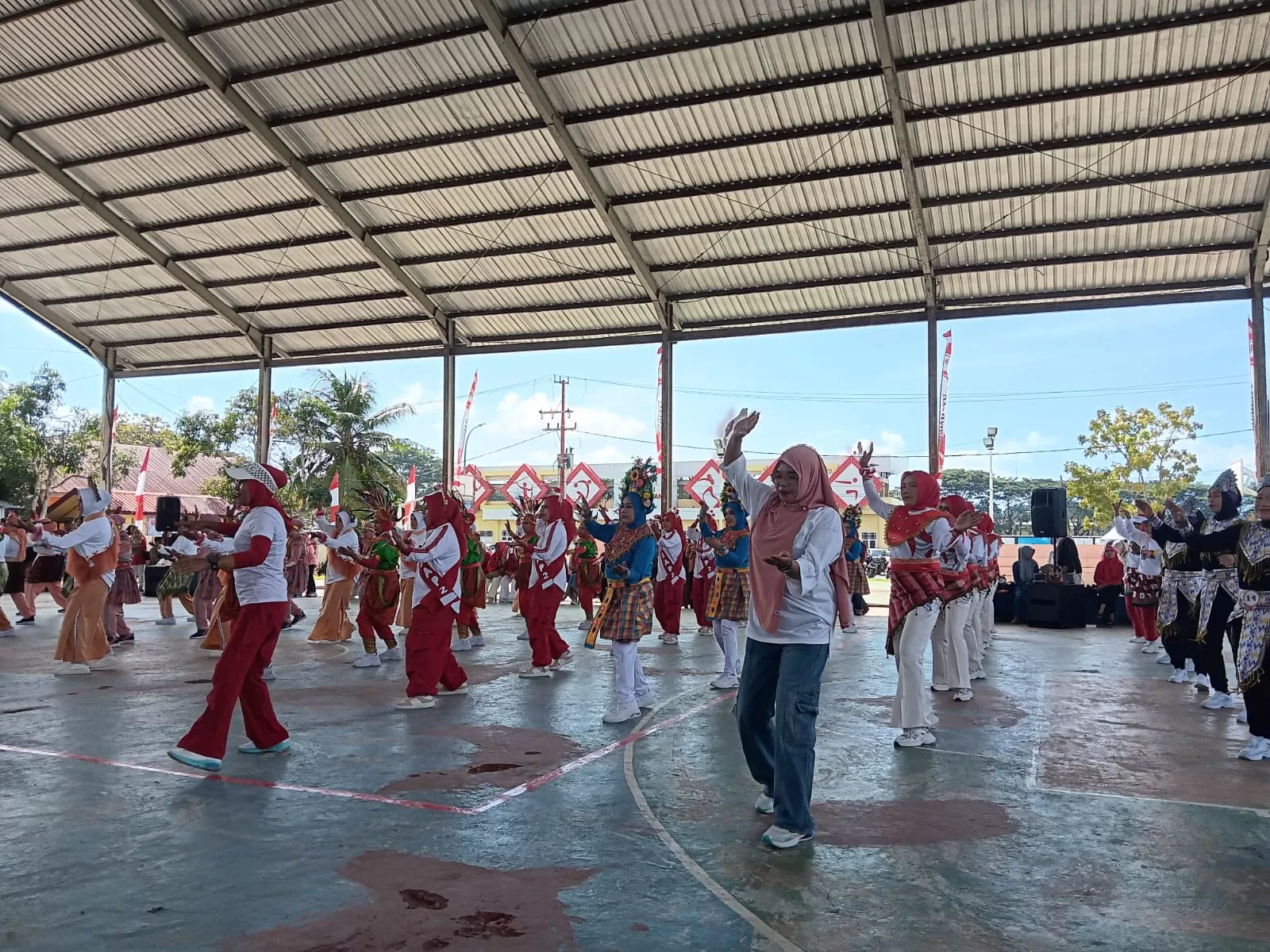 Persatuan Dharma Wanita Sinjai Gelar Lomba Senam Bertajuk &#8216;Laha Bete&#8217;