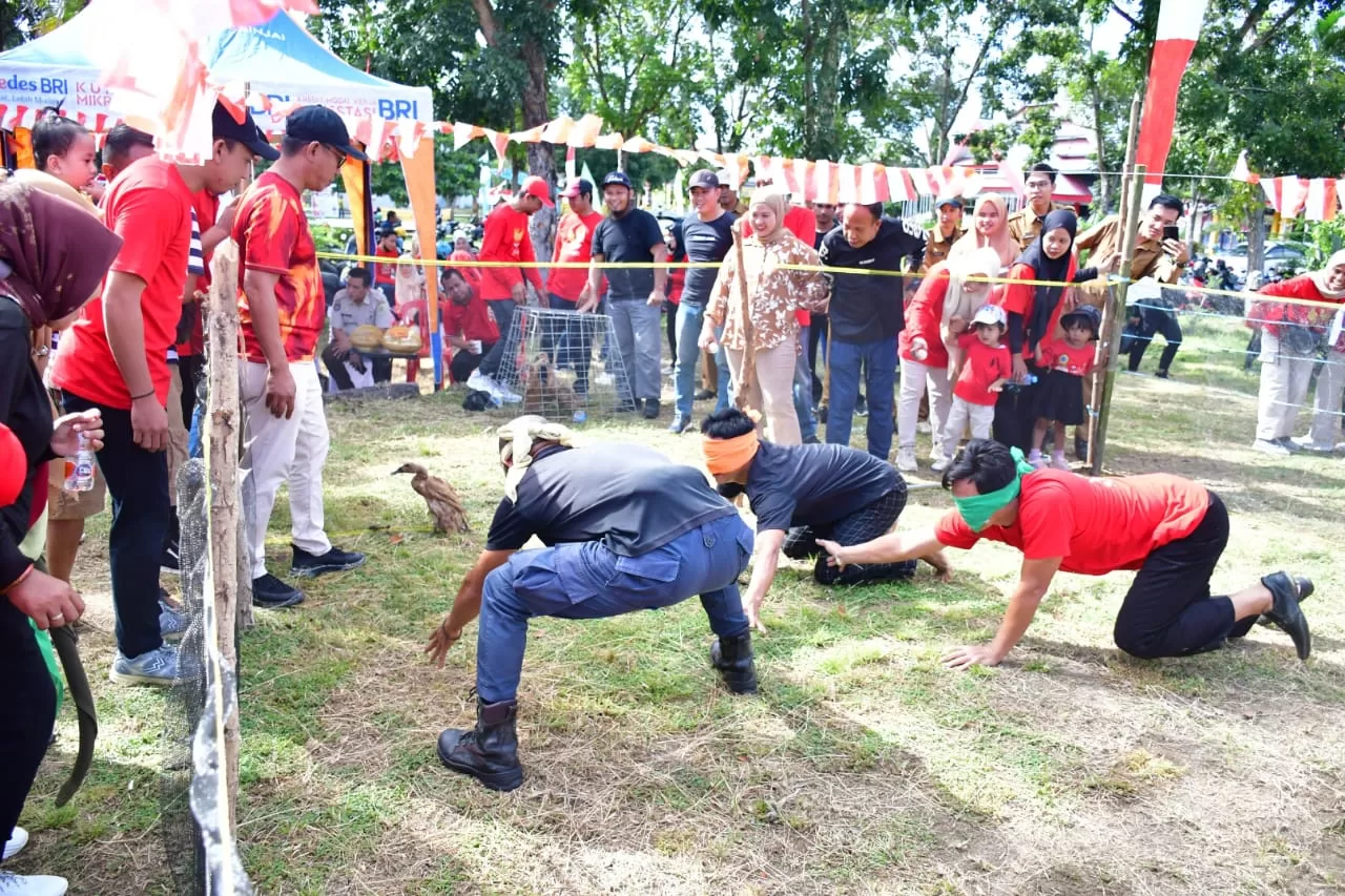 Lomba Tangkap Bebek Meriahkan HUT Kemerdekaan RI Ke-79 di Sinjai