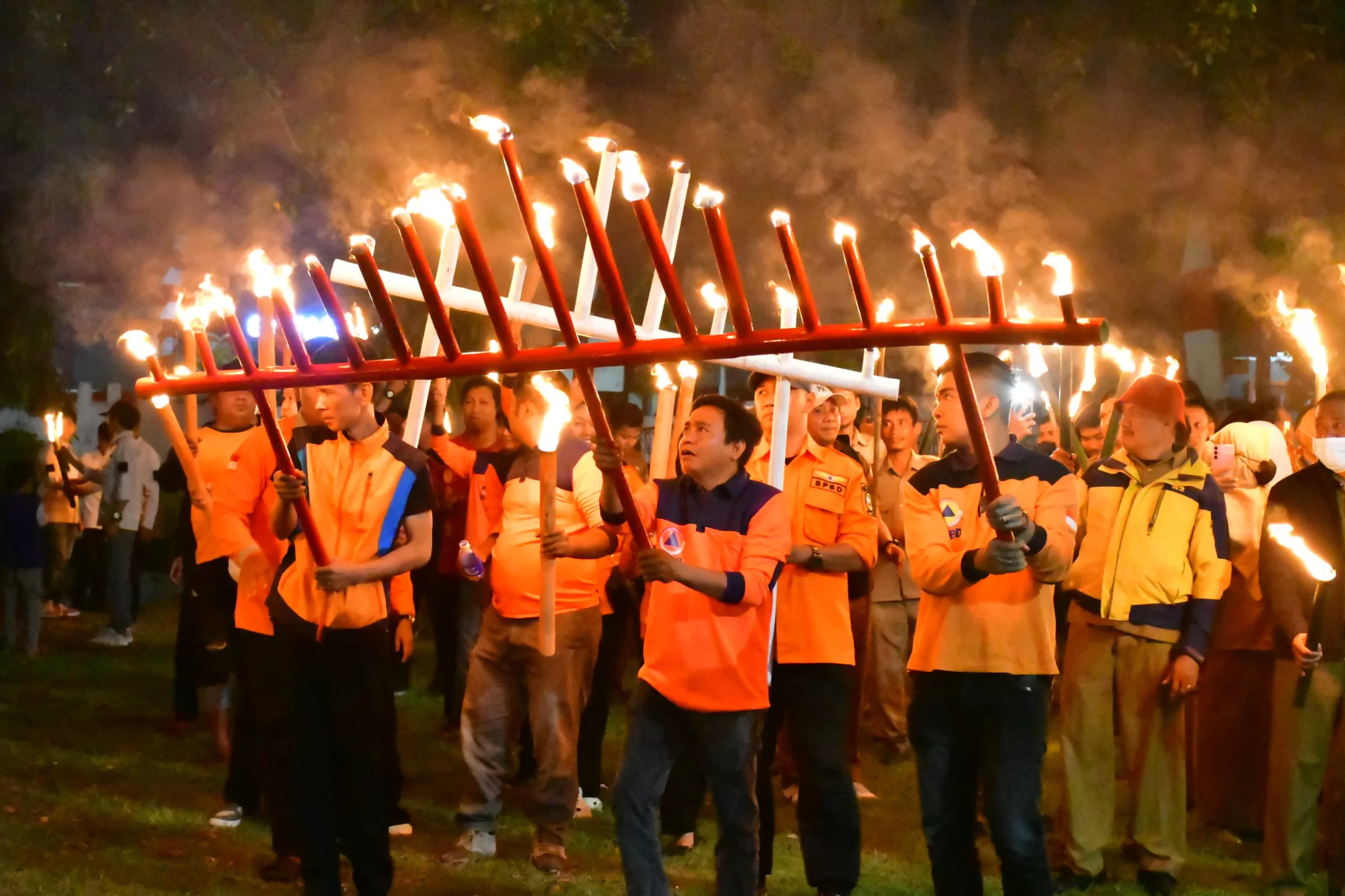 Malam Puncak HUT Kemerdekaan RI Ke-79, Pemkab Sinjai Gelar Upacara Taptu dan Pawai Obor