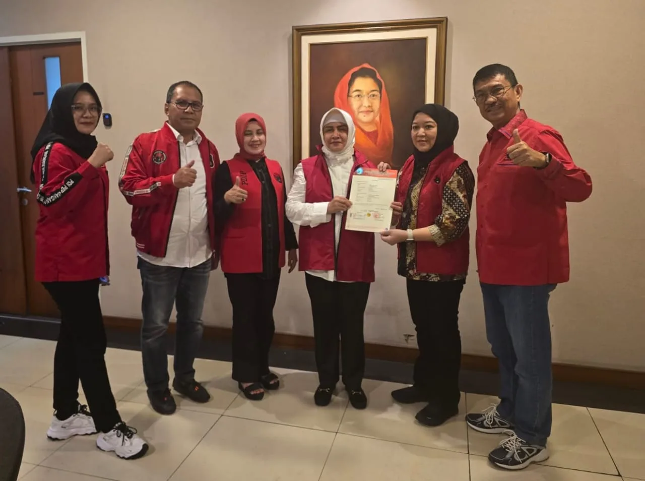 PDI Perjuangan Serahkan Rekomendasi B1 &#8211; KWK Indira &#8211; Ilham Maju di Pilwali Makassar