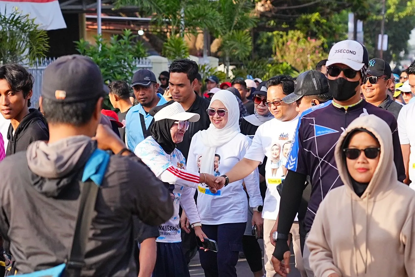 Husniah-Darmawangsyah Ikut Meriahkan Jalan Sehat Anti Mager di Gowa