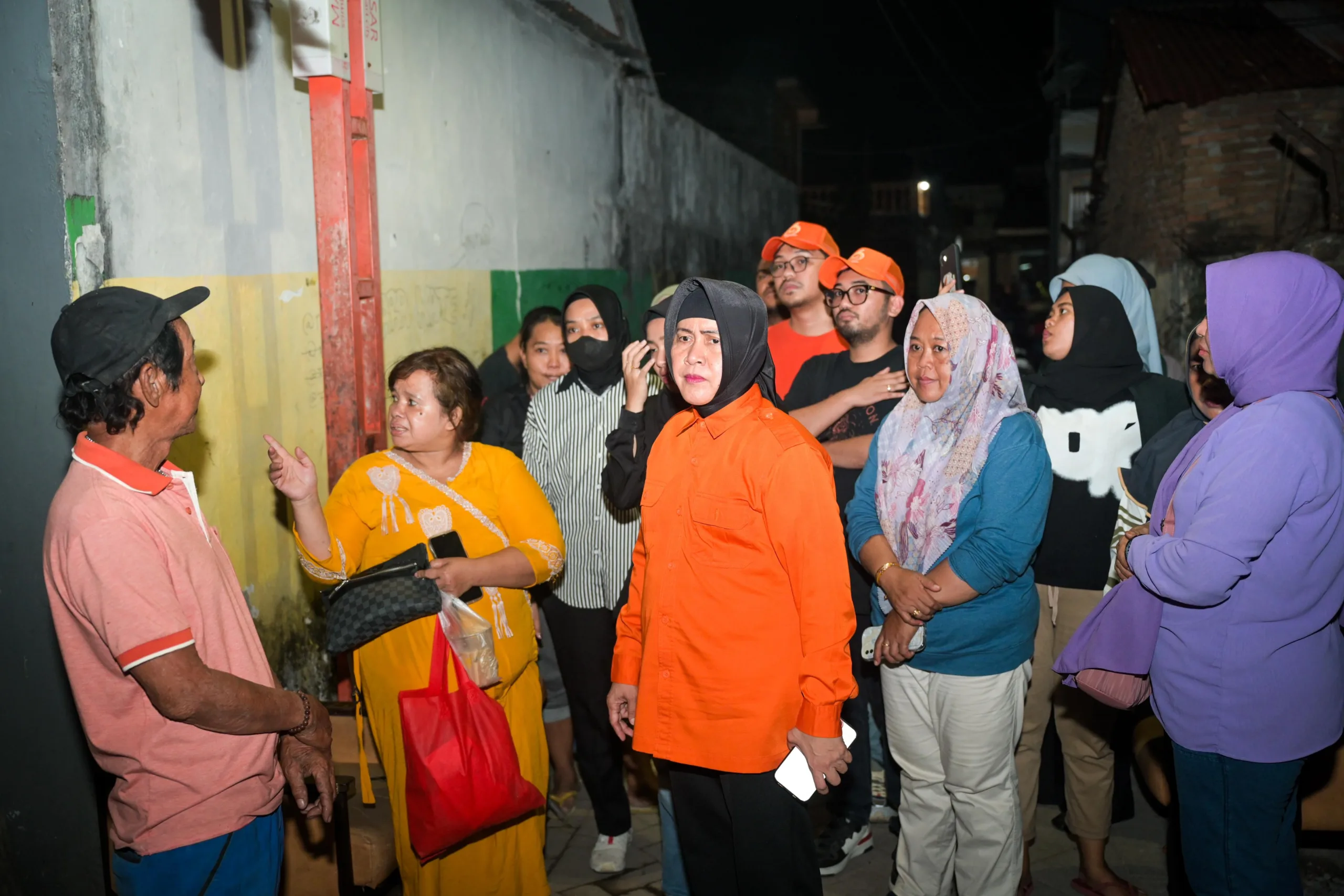 ORANGe Muda dan Indira Yusuf Ismail Kunjungi Korban Kebakaran di Jalan Badak