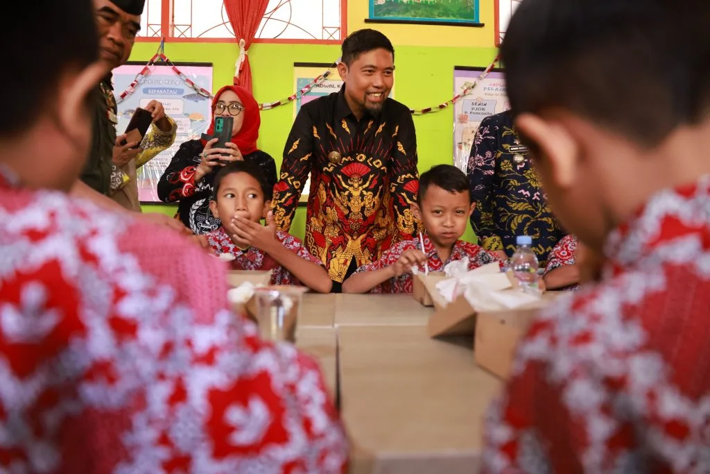 Arwin Azis Apresiasi Program Hasanuddin Peduli Anak Sekolah