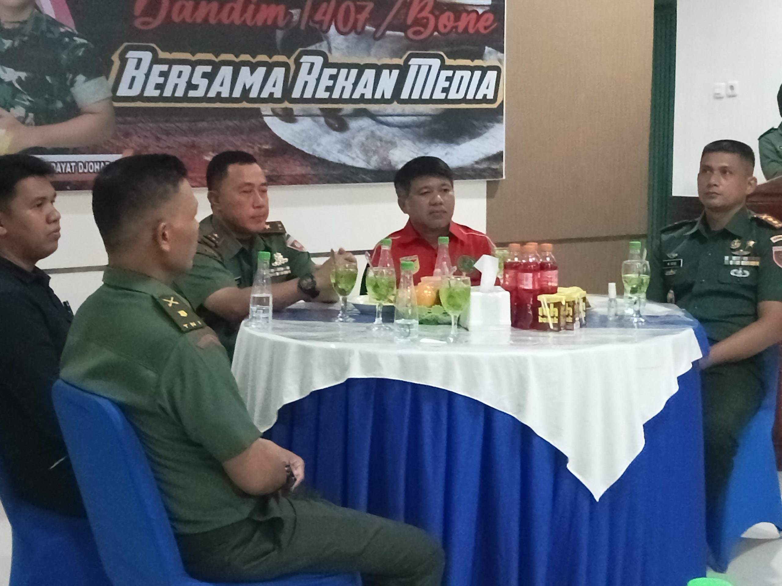 Danrem Bone Ajak  Media  Ngopi Bareng  dan Minta Media Bersinergitas  dengan TNI Jaga Keamanan