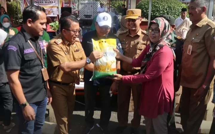 DKP Gelar Pasar Murah di Kecamatan Mariso