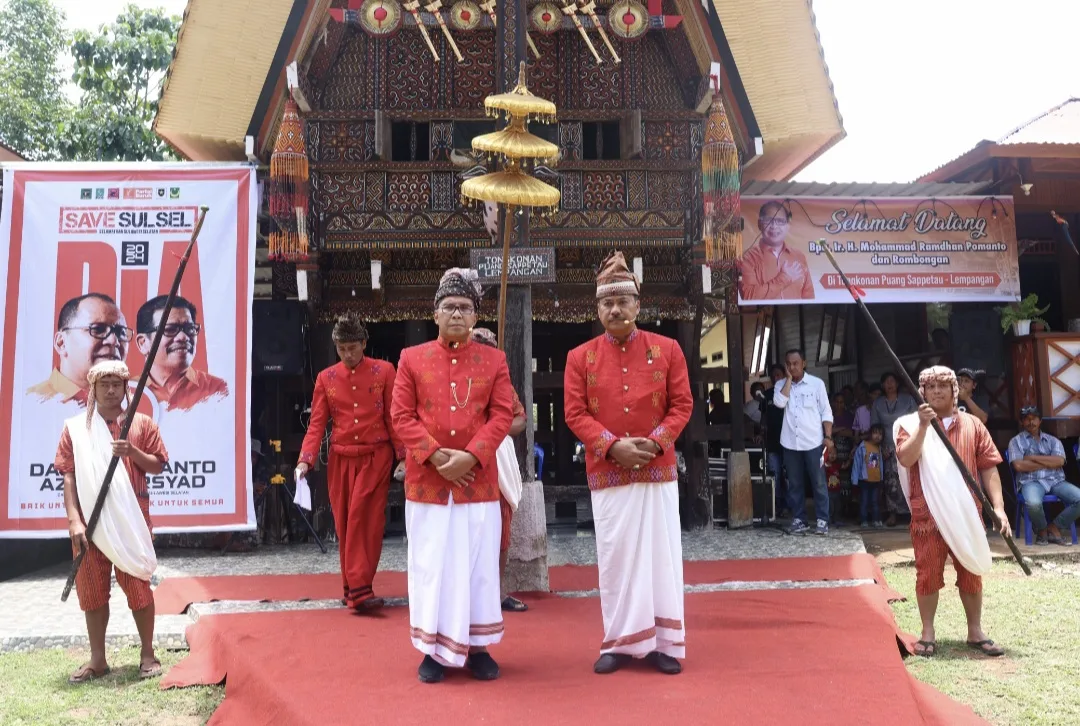 Dianggap Pemimpin Berjuang untuk Rakyat, Danny Pomanto Dianugerahi Gelar Adat Lunte Sanda Silalong