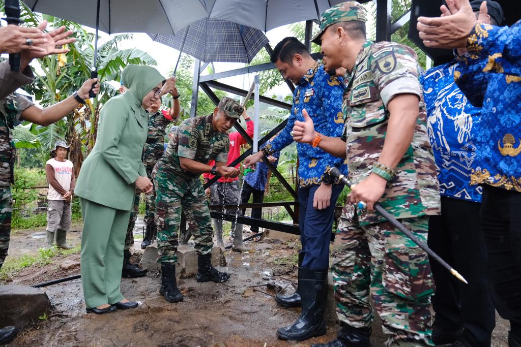 Divisi 3 Kostrad Bantu Ketersediaan Air Bersih Warga Desa Nirannuang