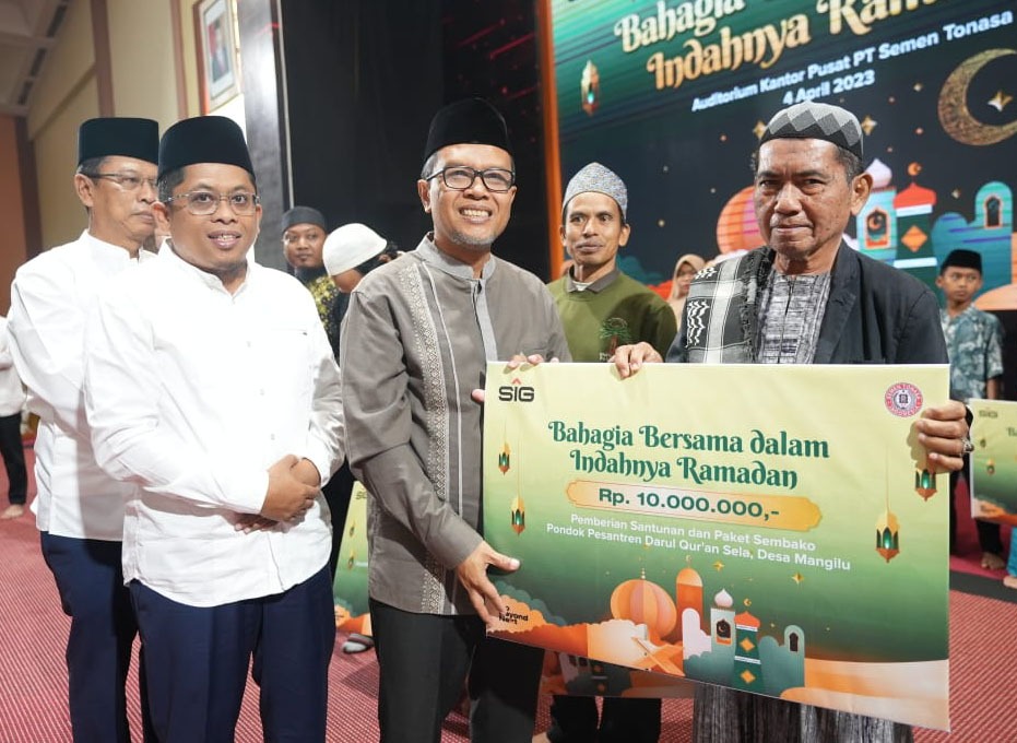 Sambut Bulan Ramadan, Semen Tonasa Salurkan Bantuan 800 Juta