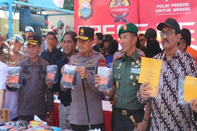 Kapolda Sulsel Musnahkan Ratusan Butir Ekstasi dan Puluhan Kilo Barang Bukti Narkotika Kasus Lima Bulan Terakh