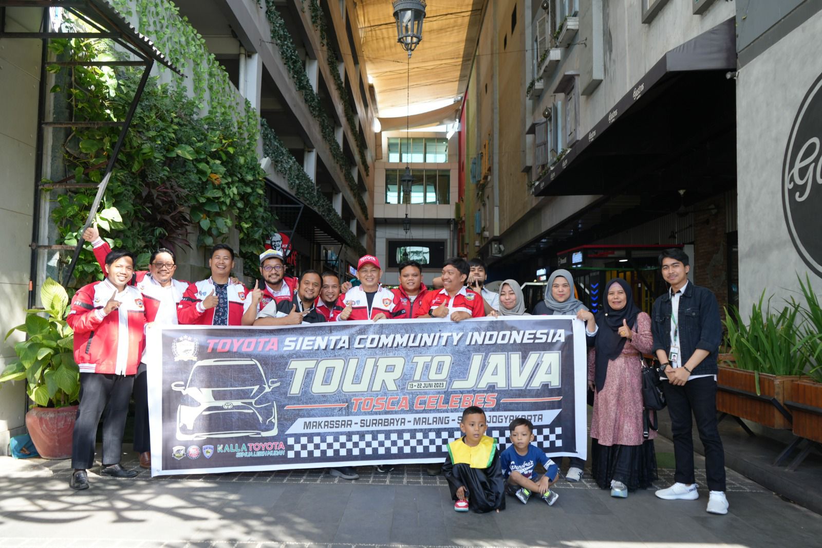 Rayakan Anniversary Ke-5, Komunitas TOSCA Chapter of Celebes Touring ke Jawa