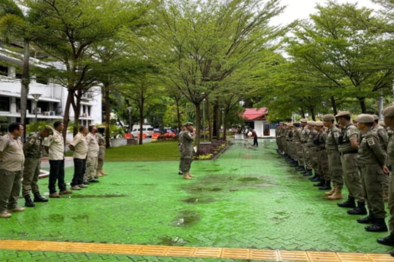 Satpol PP Makassar Ikut Kawal Kunjungan Kerja Jokowi