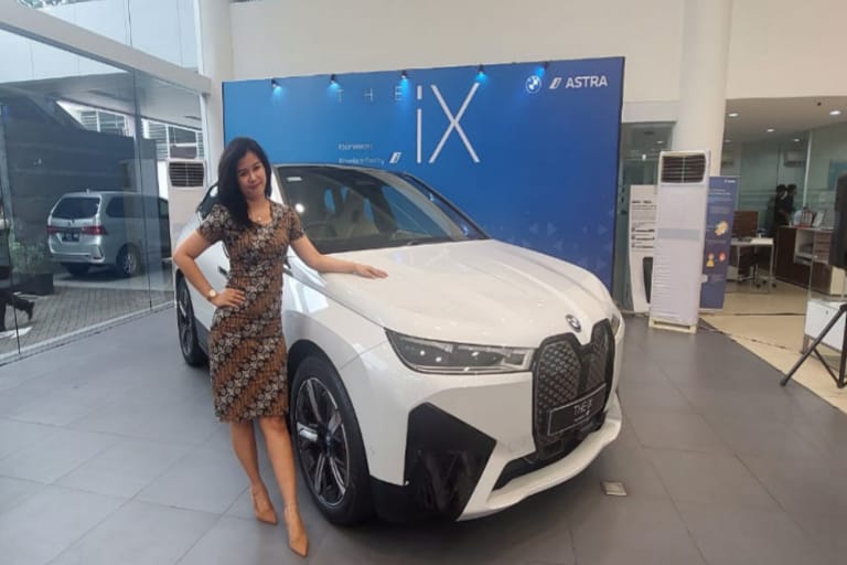 Keren Mobil Mewah BMW iX Dibanderol dengan Harga Rp 2,5 Miiar