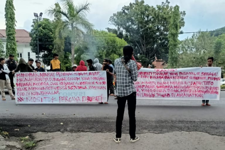 Dinilai Tidak Becus Bekerja, Mahasiswa Desak Kemendagri Copot Pj Bupati Takalar