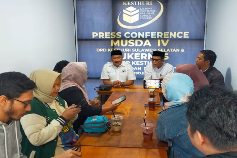 Kesthuri Gelar City Tour di Makassar, Ajak Cicipi Kuliner dan Berwisata