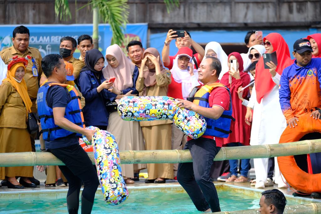 Lomba Kupas Bawang dan Pukul Bantal Meriahkan HUT ke-78 RI di Gowa