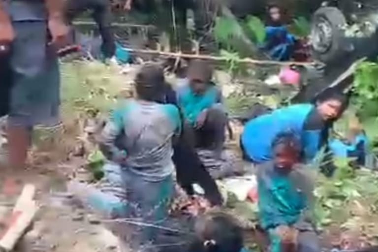 Rombongan Siswa MTs Patangnga Bone Alami Kecelakaan Maut, 2 Tewas, Lainnya Luka Berat