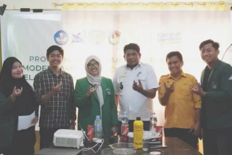 Dosen UMI Ajak Warga Maros Manfaatkan Kotoran Sapi Jadi Kompos dan Biogas