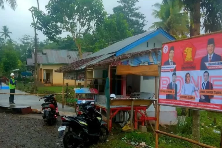 Partai Gerindra Bantu Masyarakat Desa Raja, Buat Jalan Beton 520 Meter