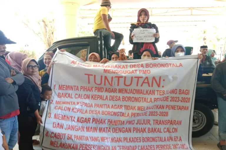 Diduga Kongkalikong Hasil Tes Cakades, Ratusan Massa Desa Borong Tala Demo di kantor DPRD Jeneponto